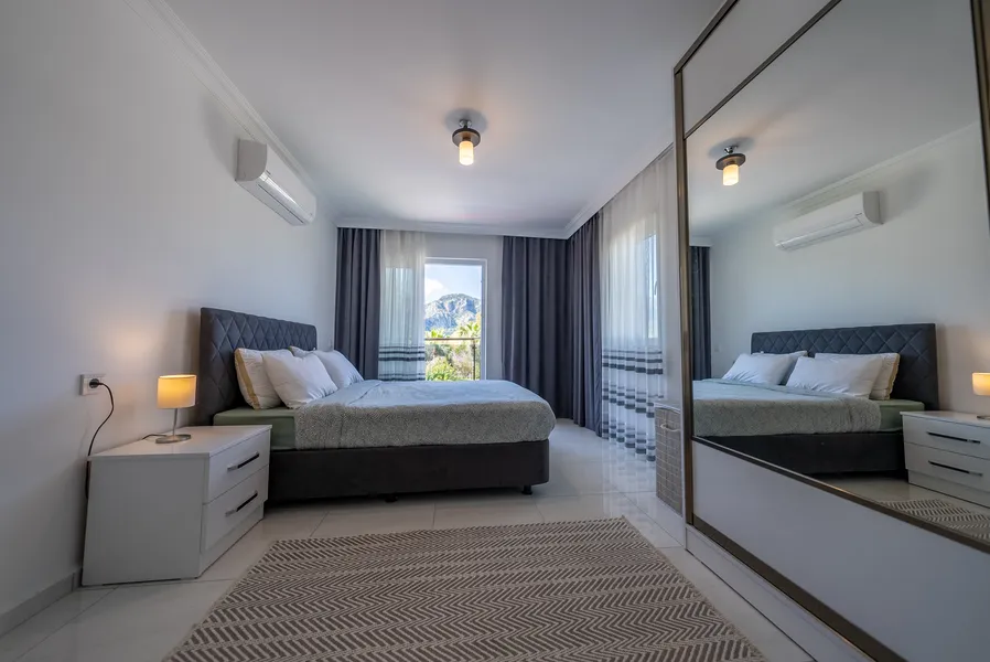 Bedroom 1 - View 2