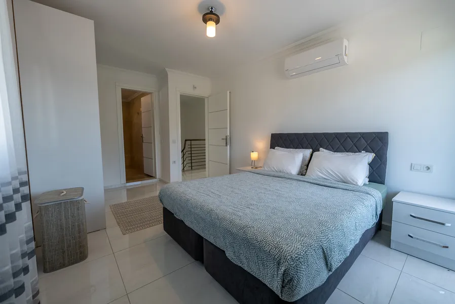 Bedroom 1 - View 5