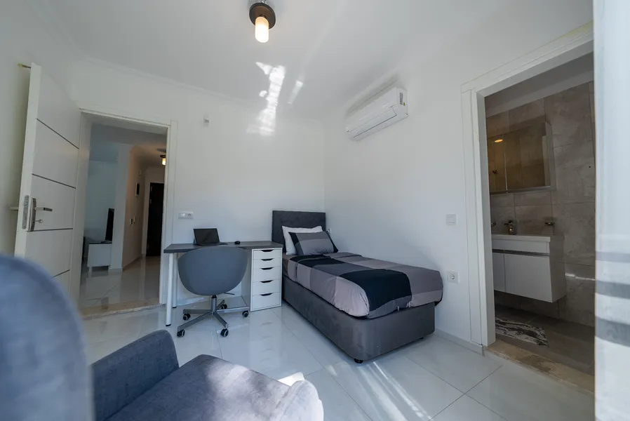 Bedroom 4 - View 2